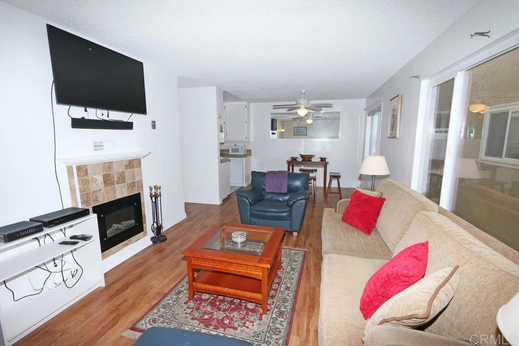 https://cdn.realtyfeed.com/cdn/127/305951382/ec582972d7e6d199c36754de45013935.webp