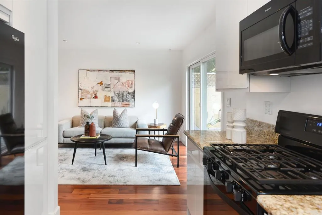 https://cdn.realtyfeed.com/cdn/127/305953064/295f34ed75648f0c35acc0409ae1821e.webp