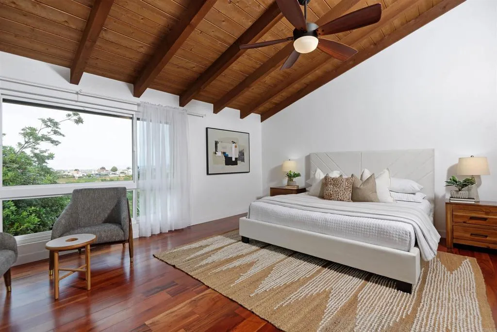 https://cdn.realtyfeed.com/cdn/127/305953064/8b3a178cf54b9a08872bf4786231374e.webp