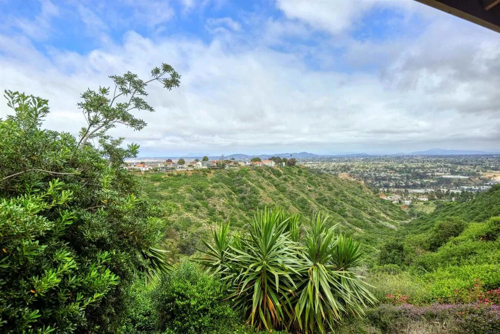 https://cdn.realtyfeed.com/cdn/127/305953064/c73936d2c9732d676d30ad3e107559ac.webp