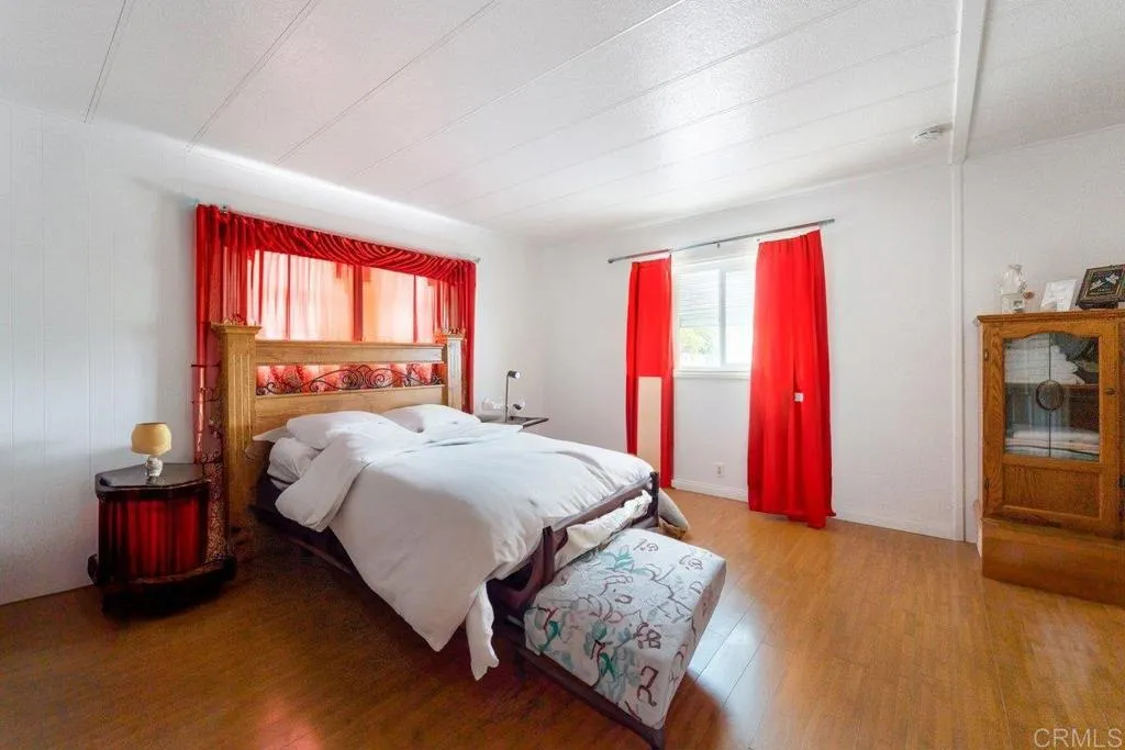 https://cdn.realtyfeed.com/cdn/127/305954029/55959100f892395833fd7226d4ff600c.webp