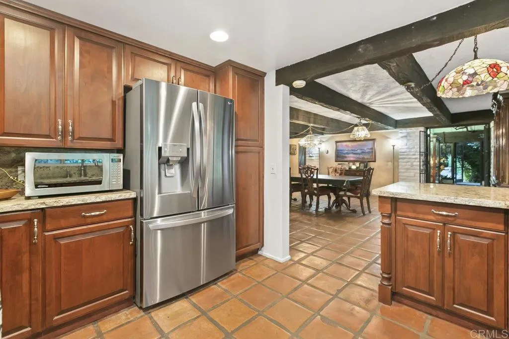 https://cdn.realtyfeed.com/cdn/127/305961320/6c4d44838b246959a2f20901527acf97.webp