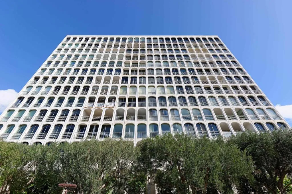 https://cdn.realtyfeed.com/cdn/127/305961827/254907900e8beed7548d1a21e5d26b14.webp