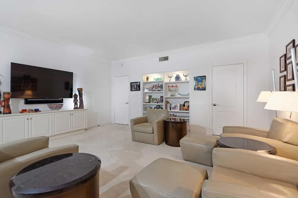 https://cdn.realtyfeed.com/cdn/127/305961827/4d2ce58fc6eb96348bdc6cb105957440.webp