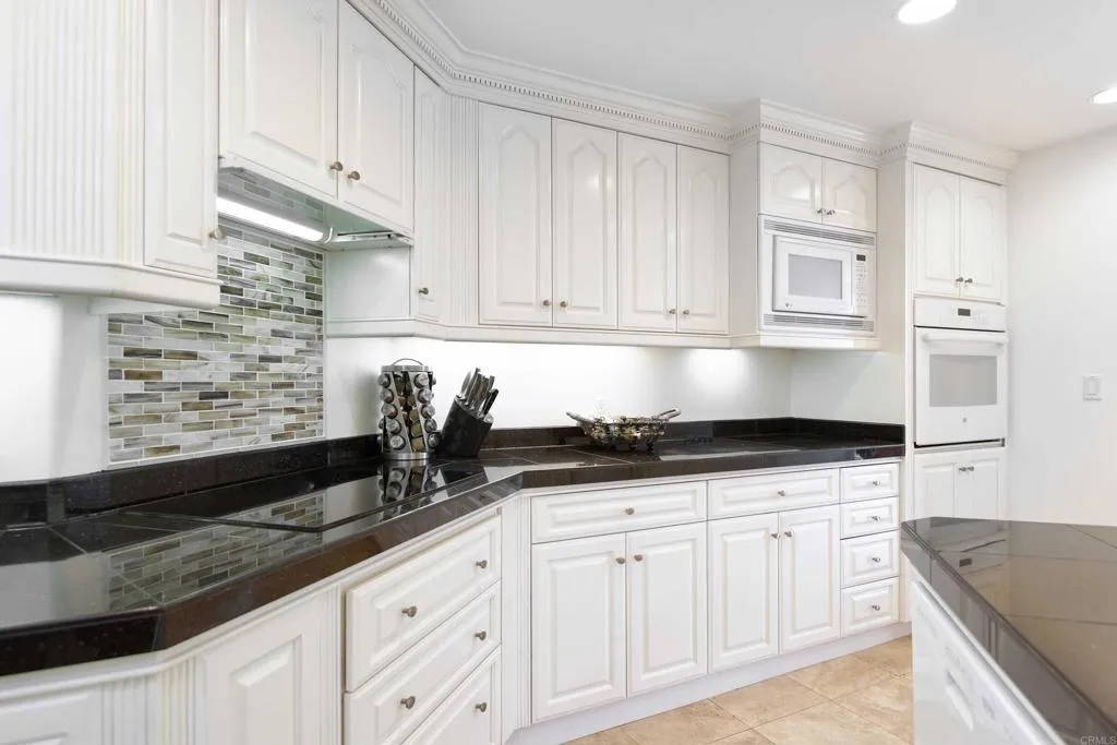 https://cdn.realtyfeed.com/cdn/127/305961827/6fb7f224d60cb123d6b5ad3c970da8da.webp