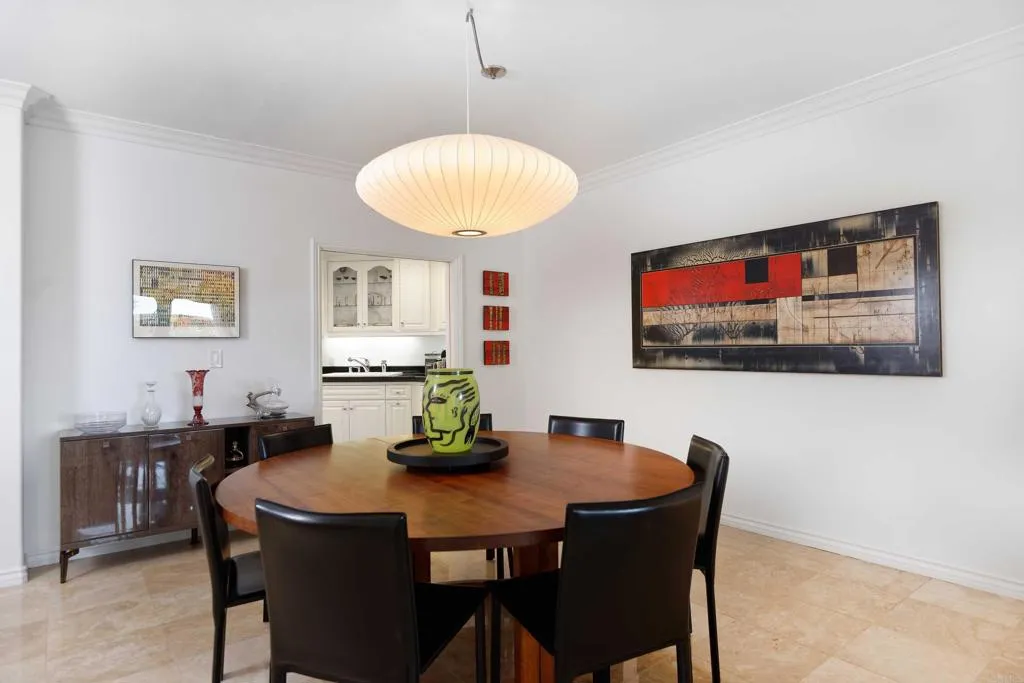 https://cdn.realtyfeed.com/cdn/127/305961827/7cda4517c6a2ebcea679679f7ac14060.webp