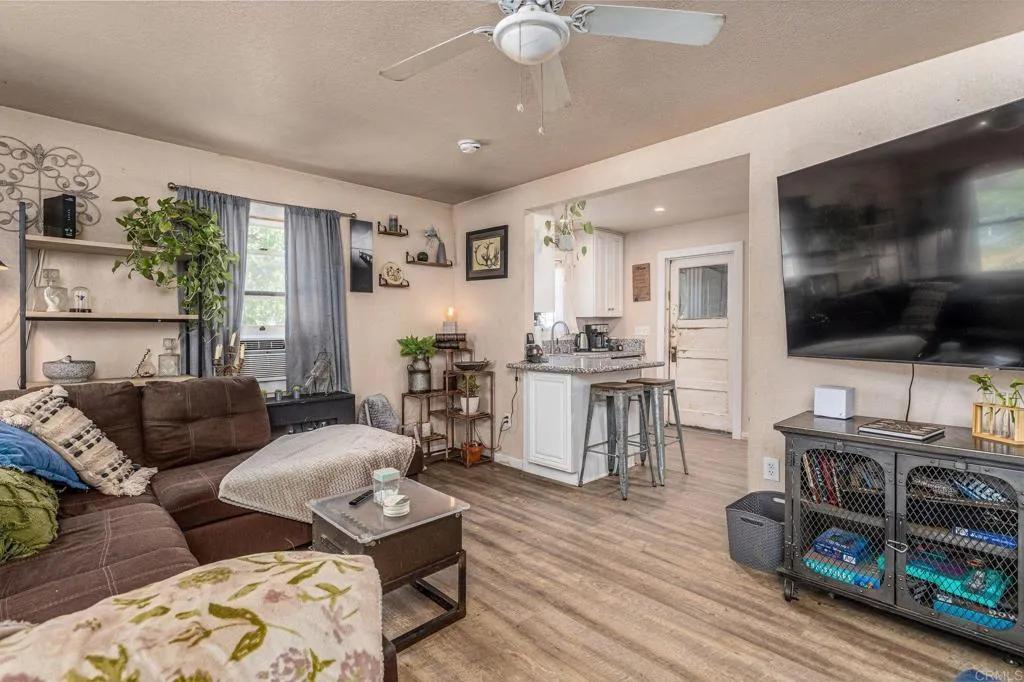 https://cdn.realtyfeed.com/cdn/127/305974074/bc653fbda7bb0b01a3861e0d196b68f2.webp