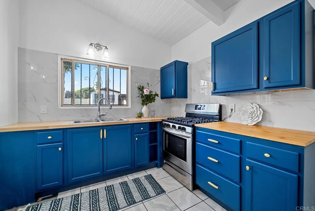 5074 La Paz Drive, San Diego, CA, 92113