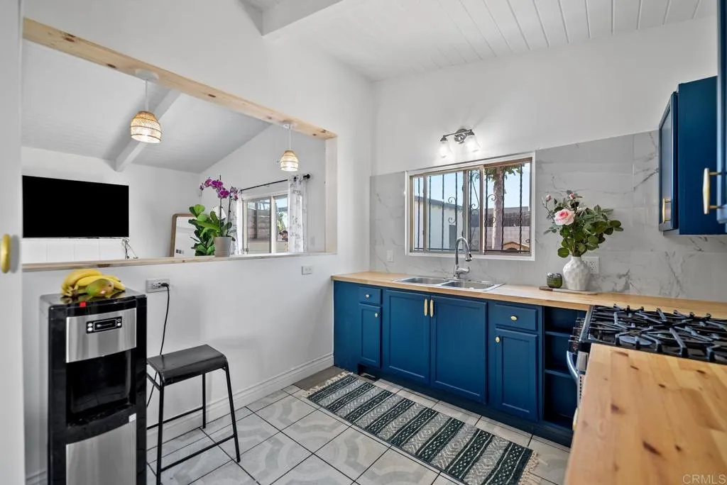 5074 La Paz Drive, San Diego, CA, 92113