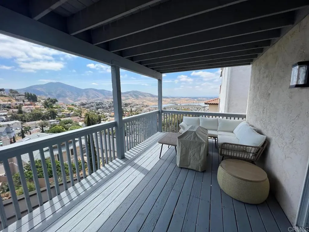 https://cdn.realtyfeed.com/cdn/127/305976479/93aa41b0d365d728e5c694e399540769.webp