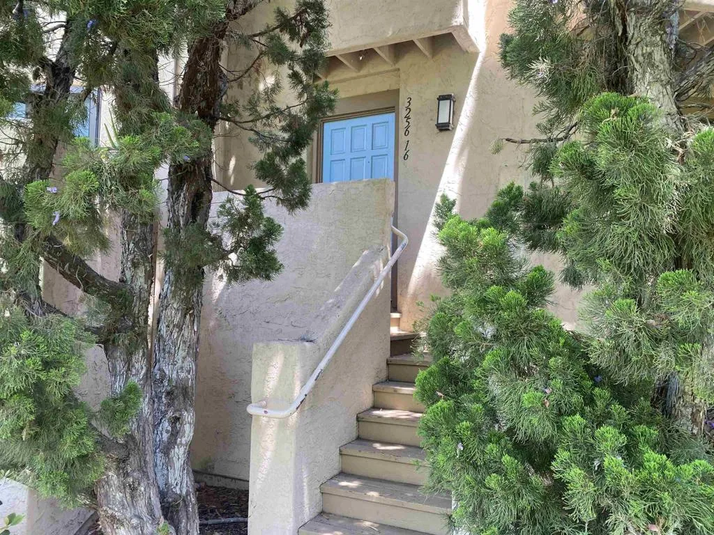 https://cdn.realtyfeed.com/cdn/127/305979538/5e38c6dedbcd782772fe7eeca7706308.webp