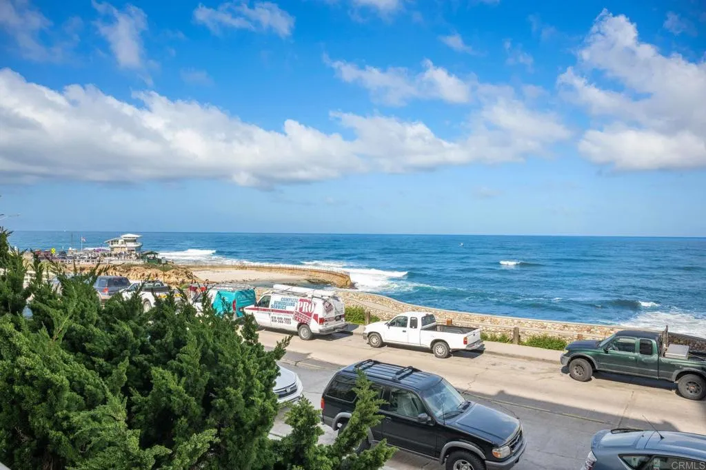 https://cdn.realtyfeed.com/cdn/127/305984108/6866ce898eb182e756e636a07e605fef.webp