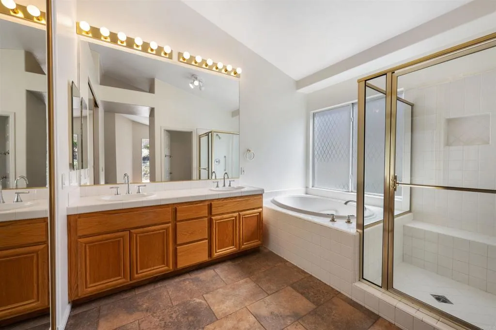 https://cdn.realtyfeed.com/cdn/127/305991779/0a7aec30f40626b8666080d04117eb8e.webp