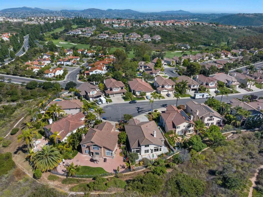 https://cdn.realtyfeed.com/cdn/127/305991779/3235df5e119468e0b007f5af8390eeb5.webp