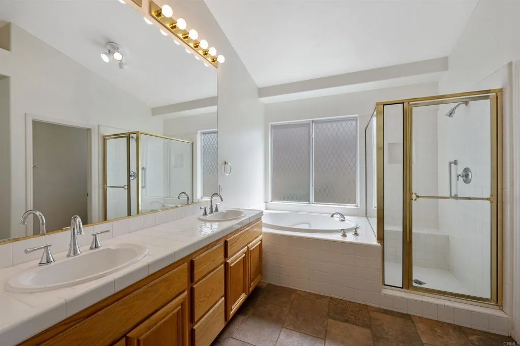https://cdn.realtyfeed.com/cdn/127/305991779/7a49474b2c76862c8e051c2332d17b3a.webp