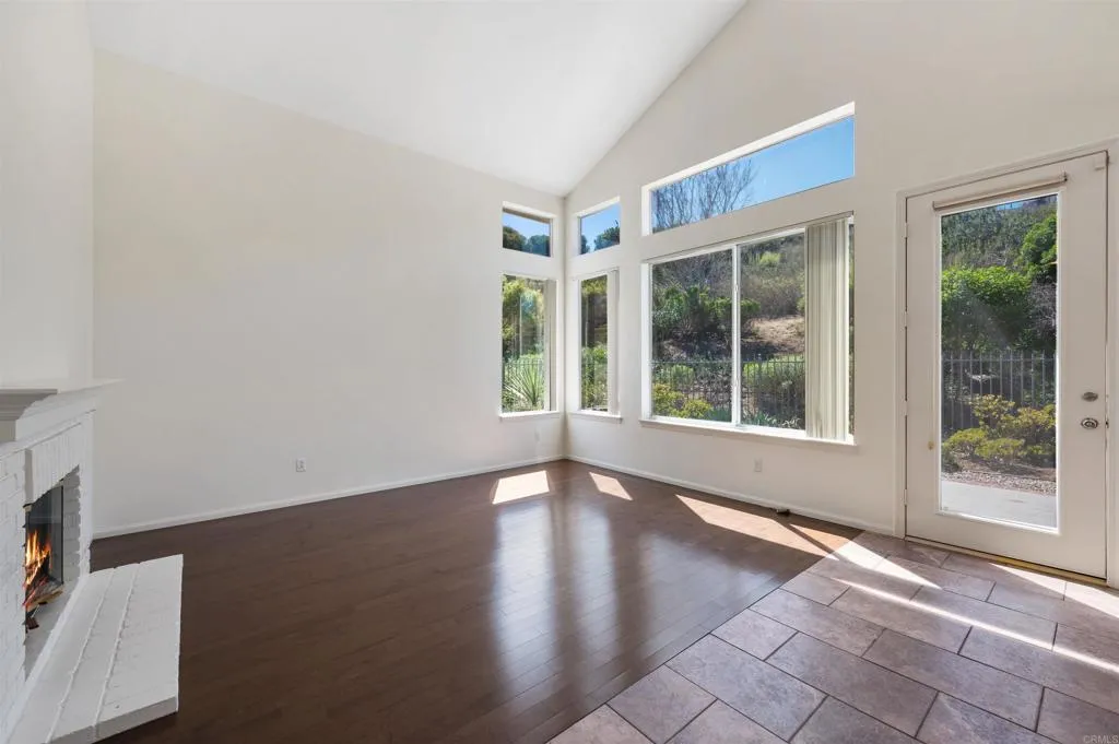 https://cdn.realtyfeed.com/cdn/127/305991779/aacbcab589195736fe53af12a7b06ced.webp