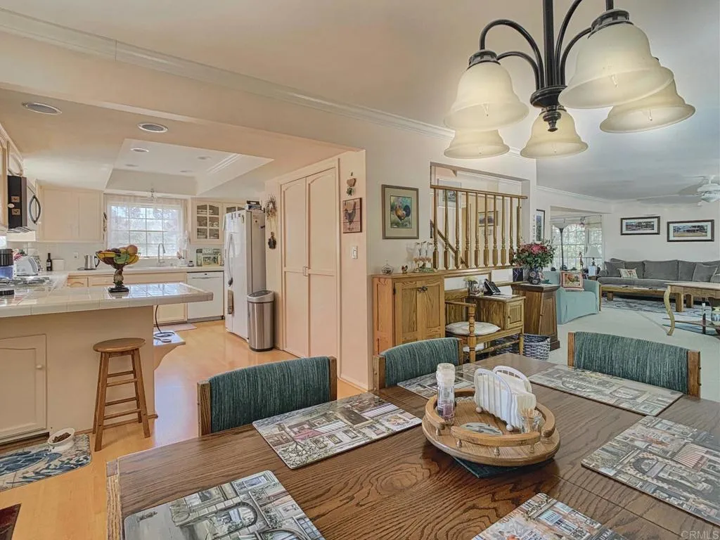 https://cdn.realtyfeed.com/cdn/127/305998287/682532d6a8064aaa5c490eed4e3b5c5a.webp
