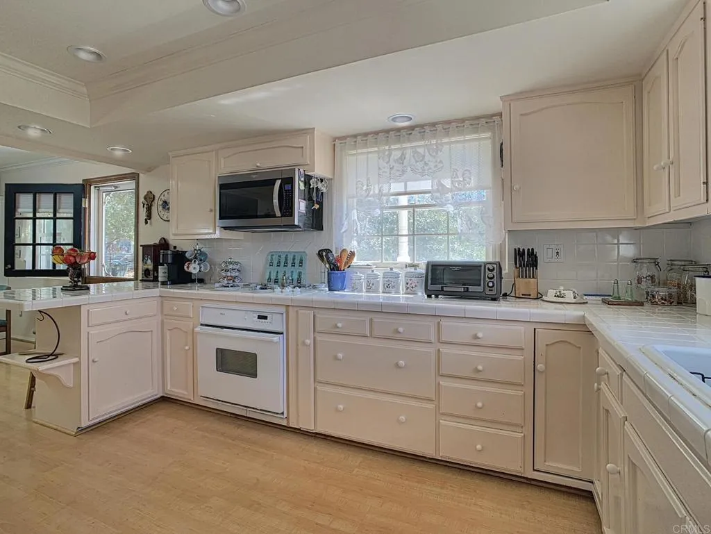 https://cdn.realtyfeed.com/cdn/127/305998287/d0df257967a4ee3e6fd9a5ab51d409cc.webp