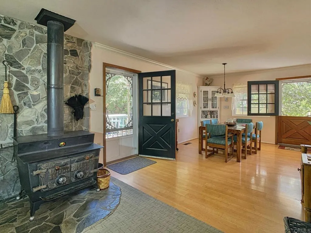 https://cdn.realtyfeed.com/cdn/127/305998287/facf2d764657334a56ca818ffee17e74.webp
