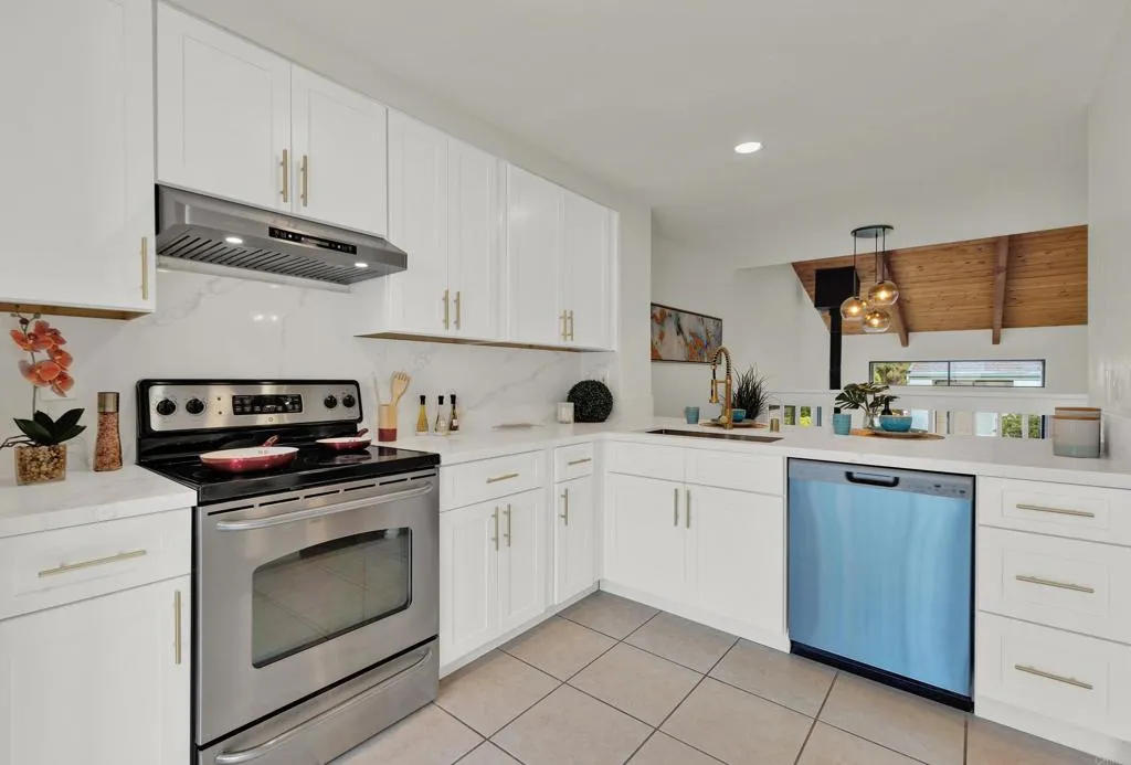 https://cdn.realtyfeed.com/cdn/127/305999303/56b6a3160637d1febf2007c84b4d6524.webp