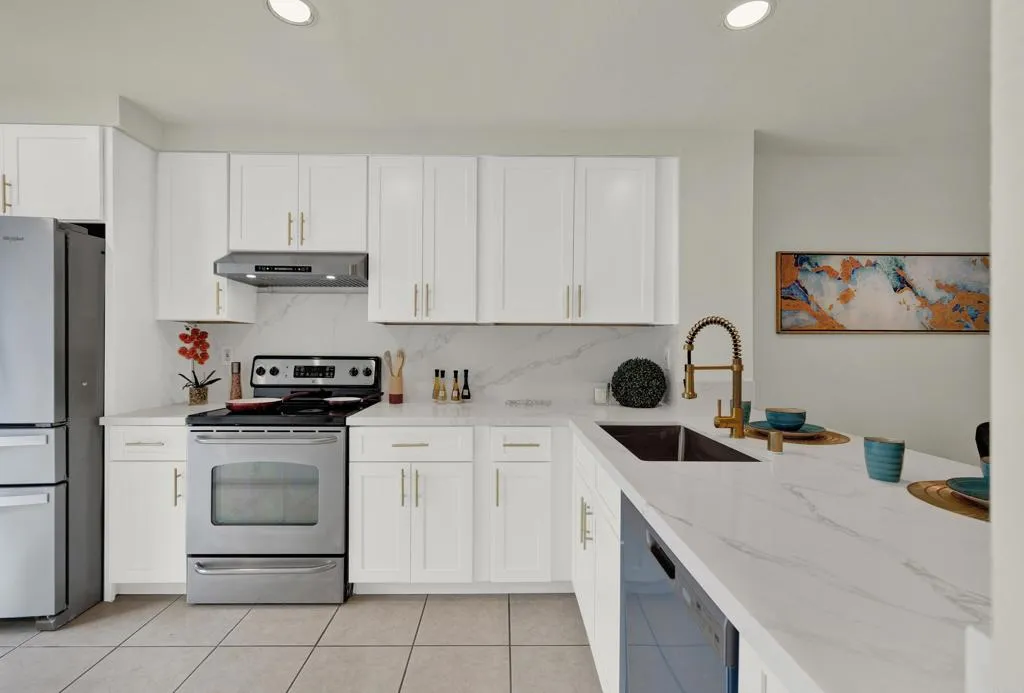 https://cdn.realtyfeed.com/cdn/127/305999303/c7d907b21a291a9baf410d032461bba2.webp