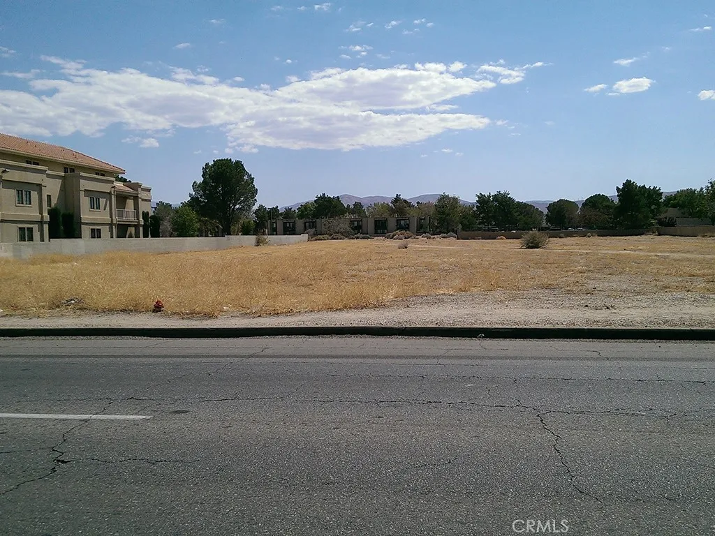 32 Palmdale Blvd., Palmdale, CA, 93552