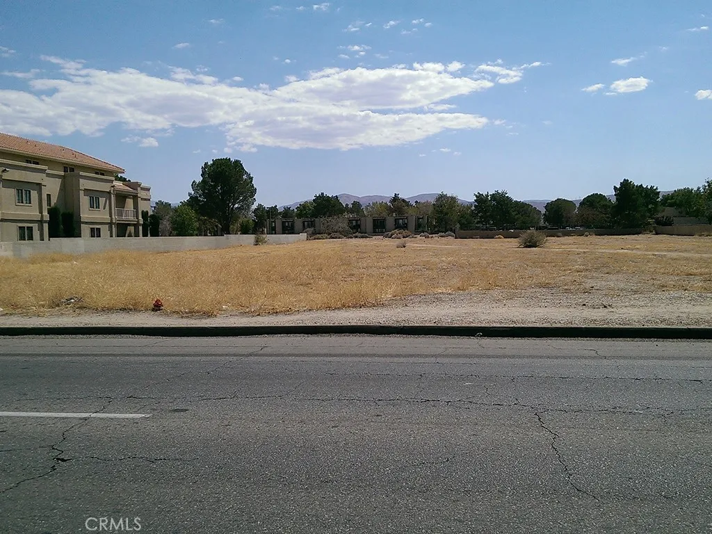 32 Palmdale Blvd., Palmdale, CA, 93552