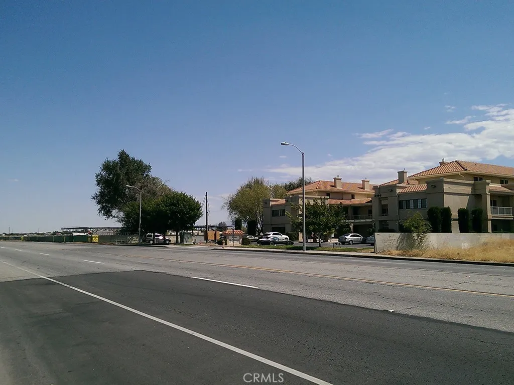 32 Palmdale Blvd., Palmdale, CA, 93552