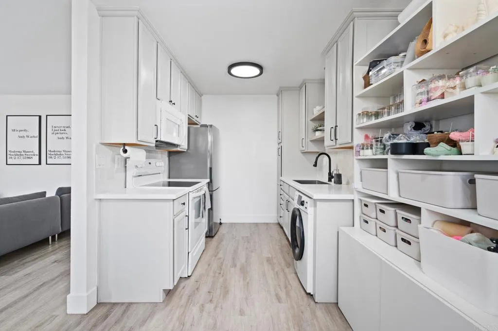 https://cdn.realtyfeed.com/cdn/127/306003402/896acf1ea5851f4bc3a0db2d6b1277d3.webp