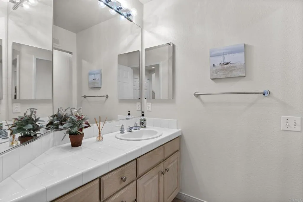 https://cdn.realtyfeed.com/cdn/127/306005028/7976ad053081ebcc596bb3ceaac446bf.webp