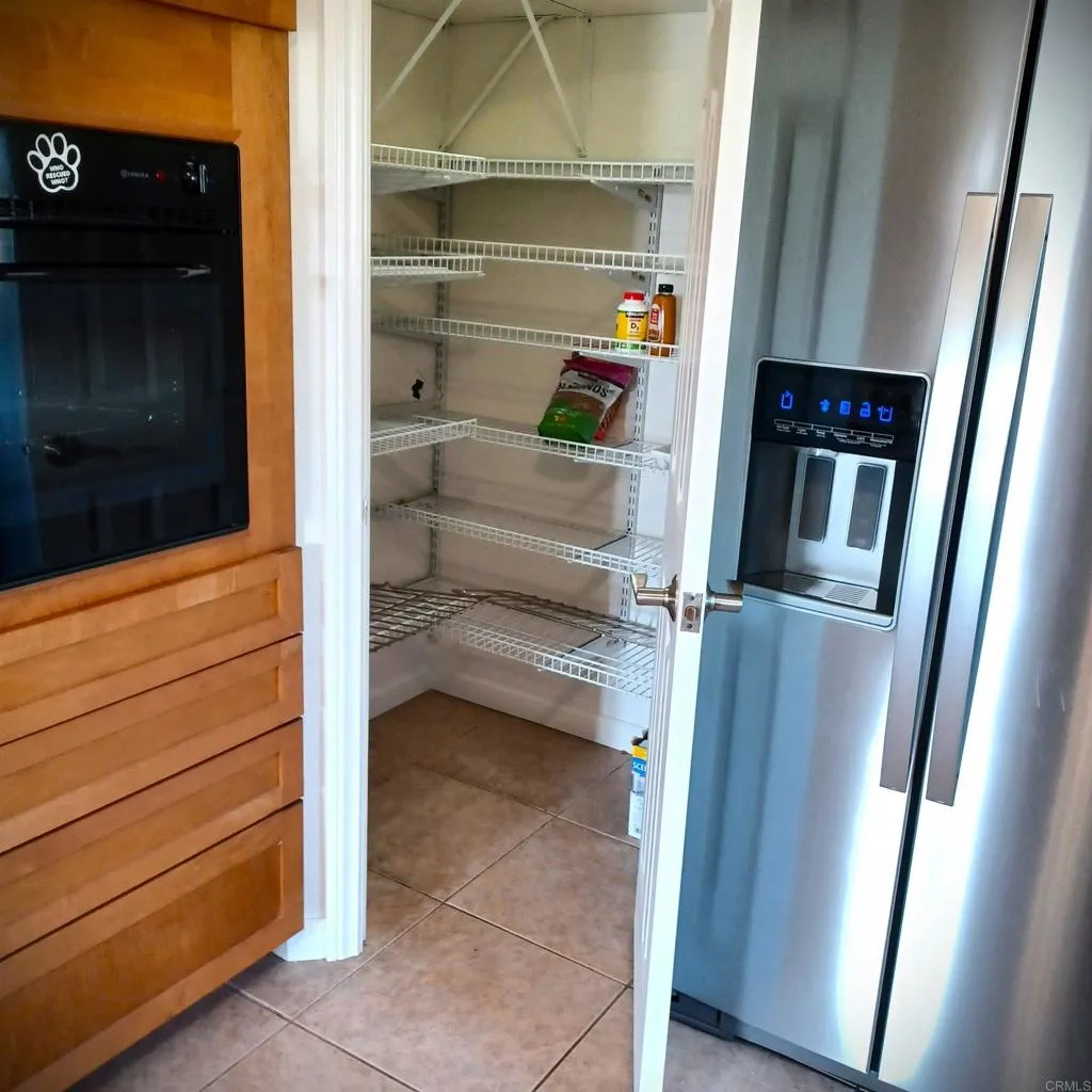 https://cdn.realtyfeed.com/cdn/127/306005041/2732cf39eb2379bbda7aae050eae1aec.webp