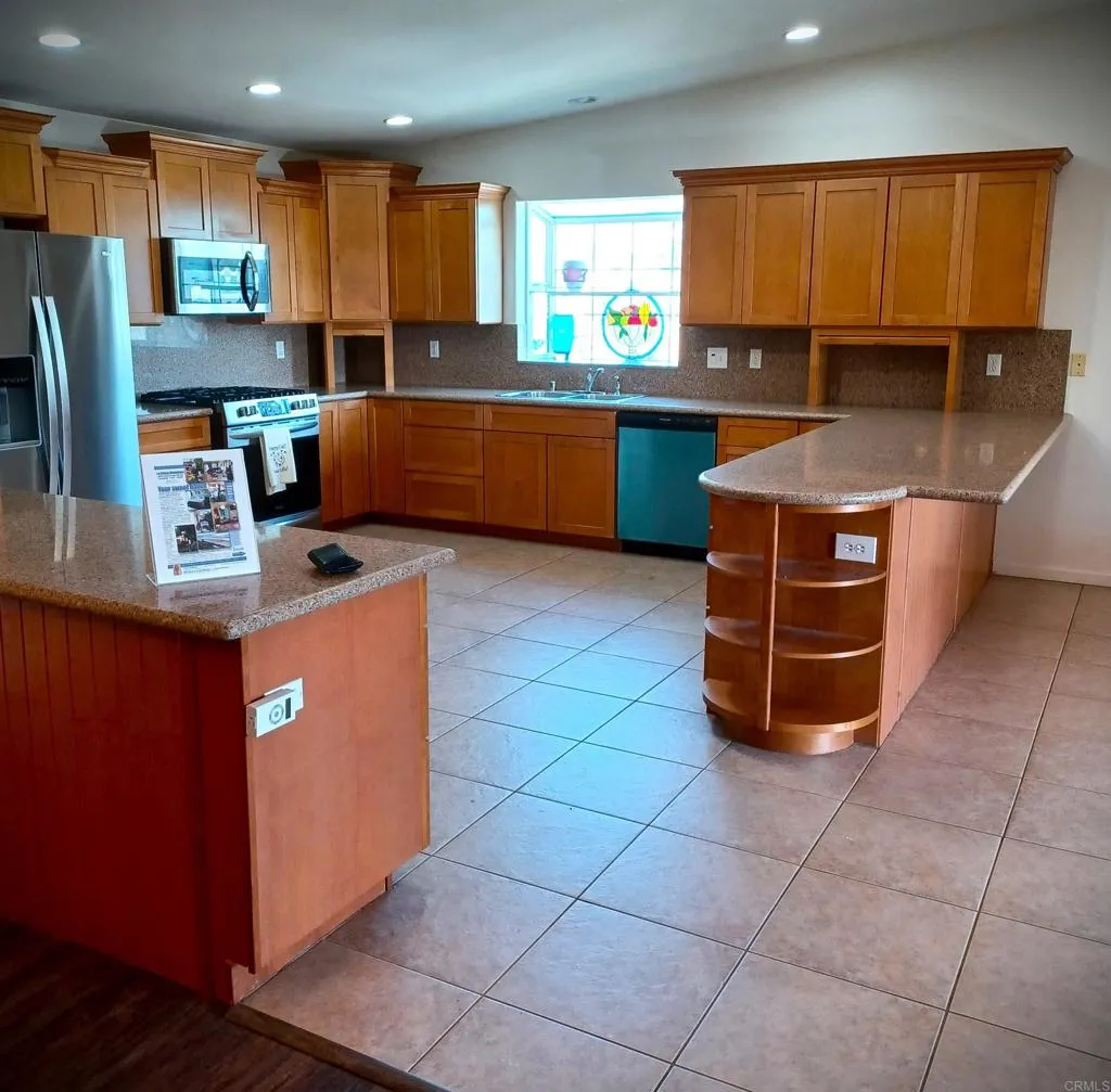 https://cdn.realtyfeed.com/cdn/127/306005041/99ee48f1525f7be1cb5e53a316aba844.webp