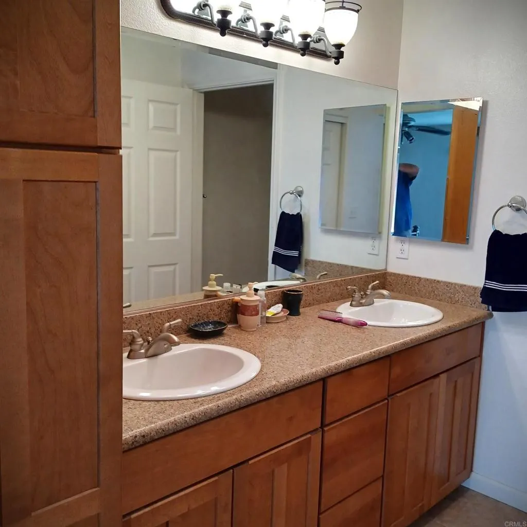 https://cdn.realtyfeed.com/cdn/127/306005041/cecd768741ab24a8ee1b488eaf15e994.webp