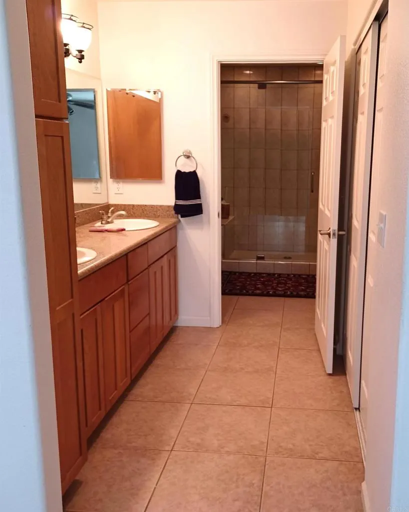 https://cdn.realtyfeed.com/cdn/127/306005041/d8f3ccd916230c9e2e7b005456bcd81b.webp