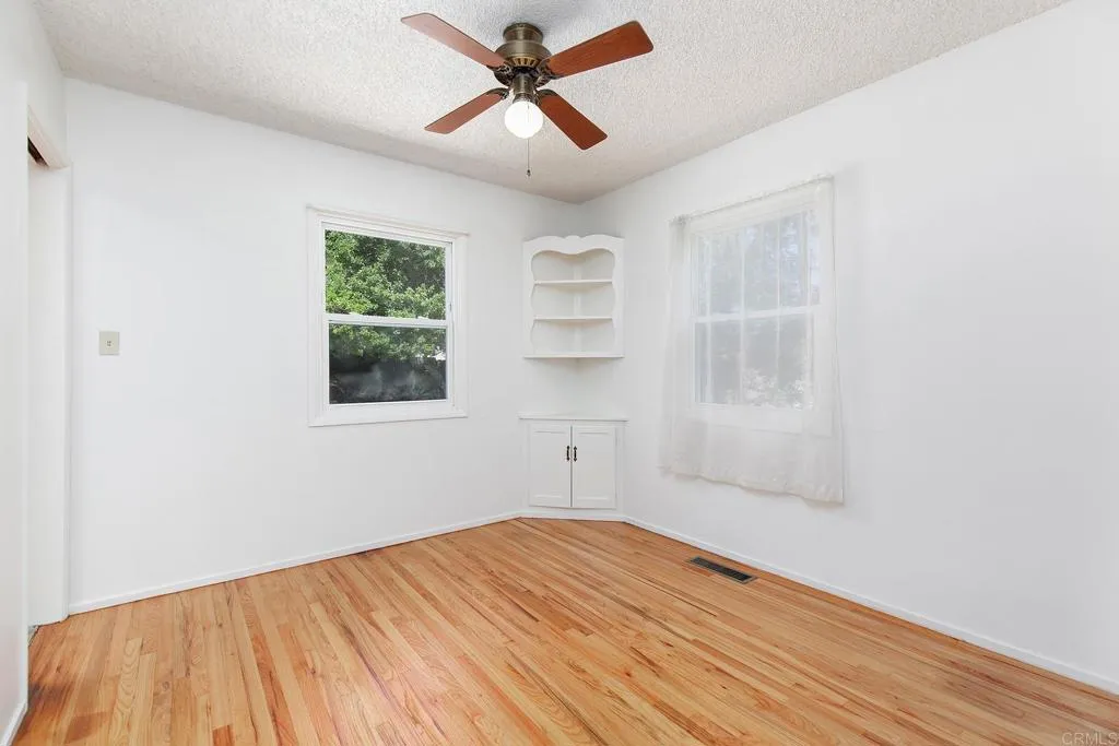 https://cdn.realtyfeed.com/cdn/127/306006412/4541466dc4b835e0620f7a52ab57f168.webp