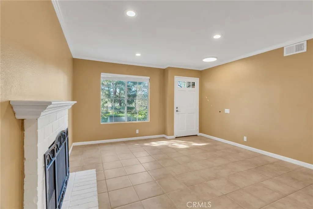 Photo #5: CV23166225 Listing 