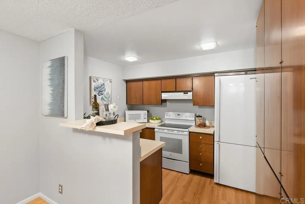 https://cdn.realtyfeed.com/cdn/127/306013026/e36b2c40f3cd389aec668528c9f99fb6.webp