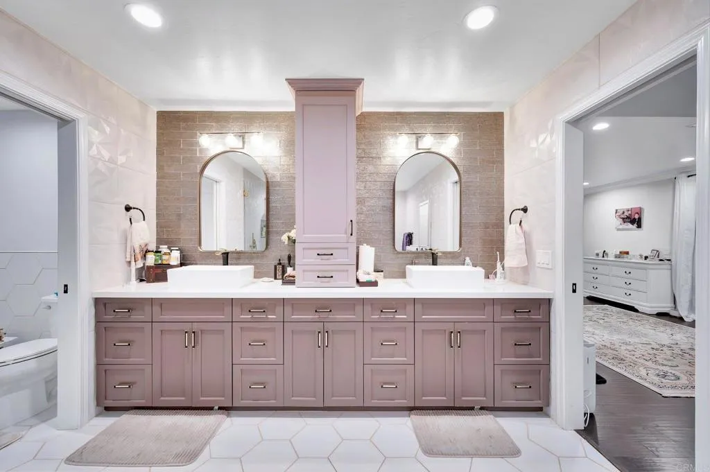 https://cdn.realtyfeed.com/cdn/127/306019468/436f9200a8fa183b06cee939c632adc2.webp