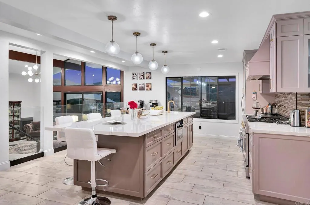 https://cdn.realtyfeed.com/cdn/127/306019468/8ce1566d134258ffcf3b5ac1b5ba233b.webp