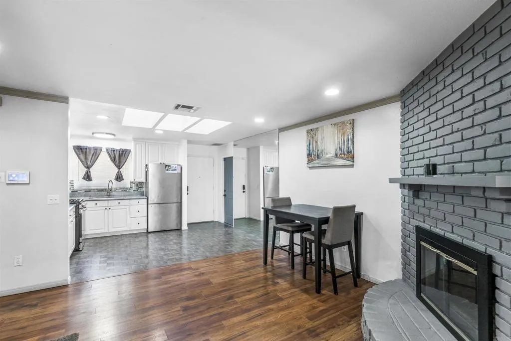 https://cdn.realtyfeed.com/cdn/127/306020165/08050bff3919b3a7effe700dd6408d20.webp