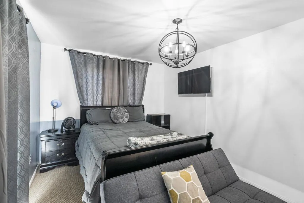 https://cdn.realtyfeed.com/cdn/127/306020165/5ef1ac24bce143f441cf0006fb44274c.webp