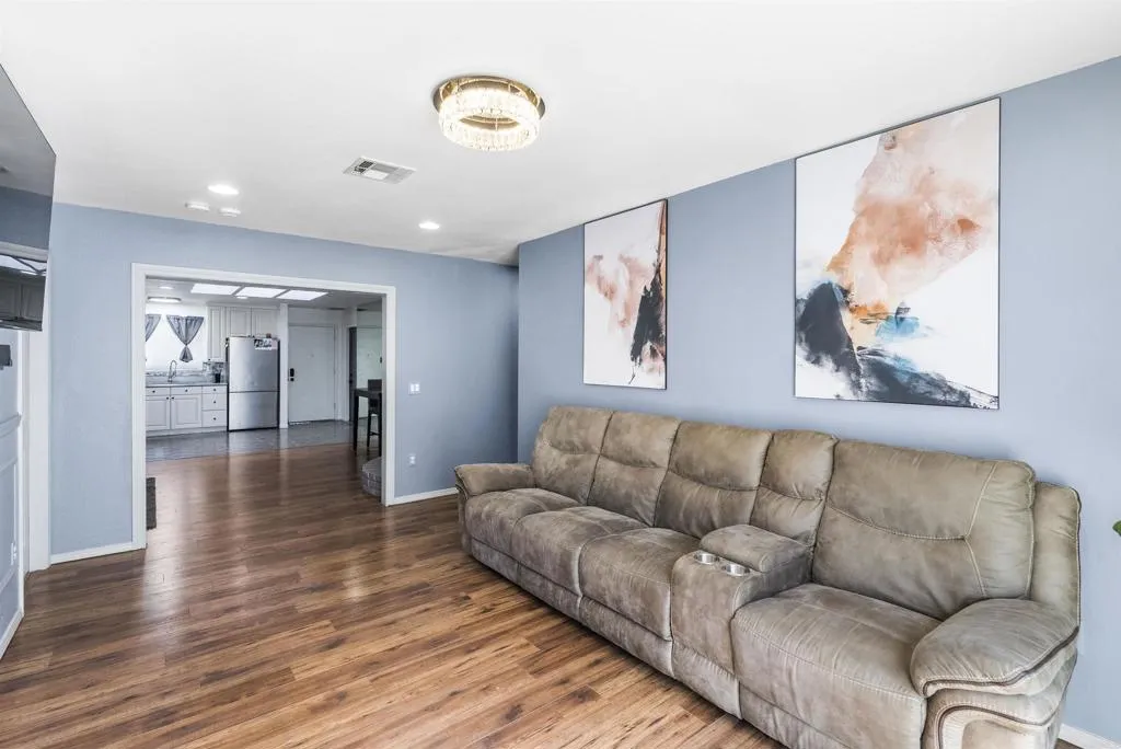 https://cdn.realtyfeed.com/cdn/127/306020165/830554d00ae6e74572f5166d0433450e.webp