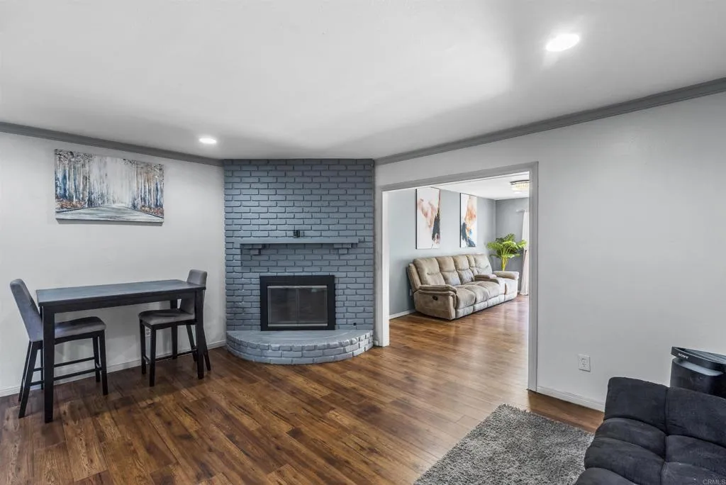https://cdn.realtyfeed.com/cdn/127/306020165/cf8abdb65b7047cb47083aee40ef03cc.webp