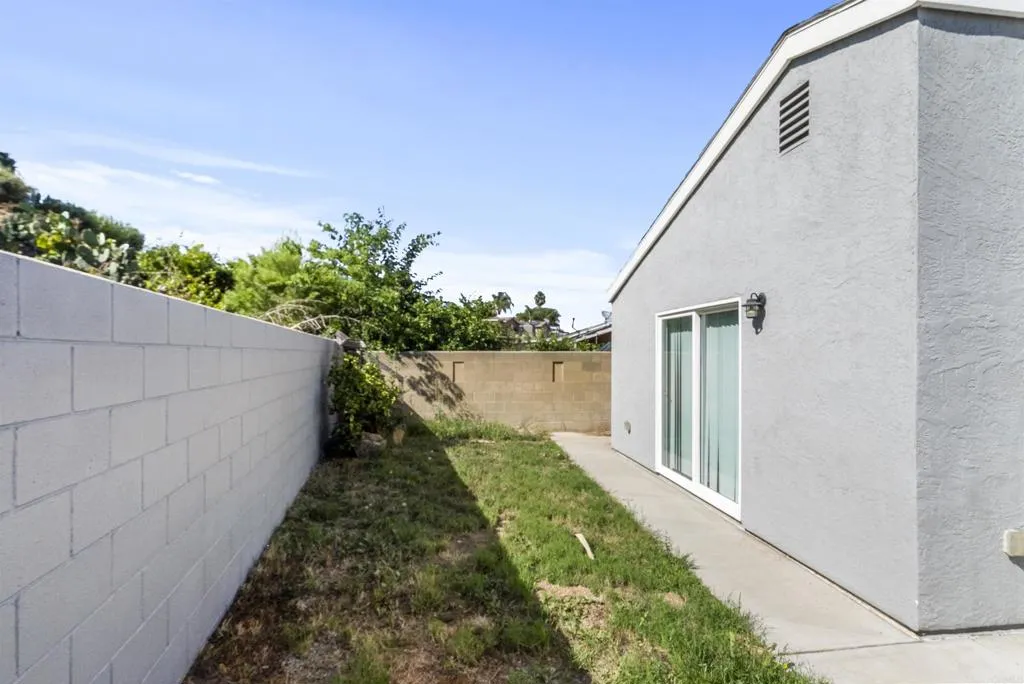 https://cdn.realtyfeed.com/cdn/127/306020165/ef46a392db54479bb321867f664e9a92.webp