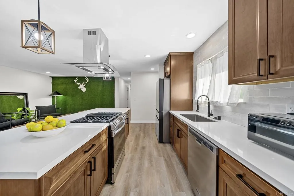 https://cdn.realtyfeed.com/cdn/127/306022562/474e5a62541c9970f3dcb391dae7d092.webp