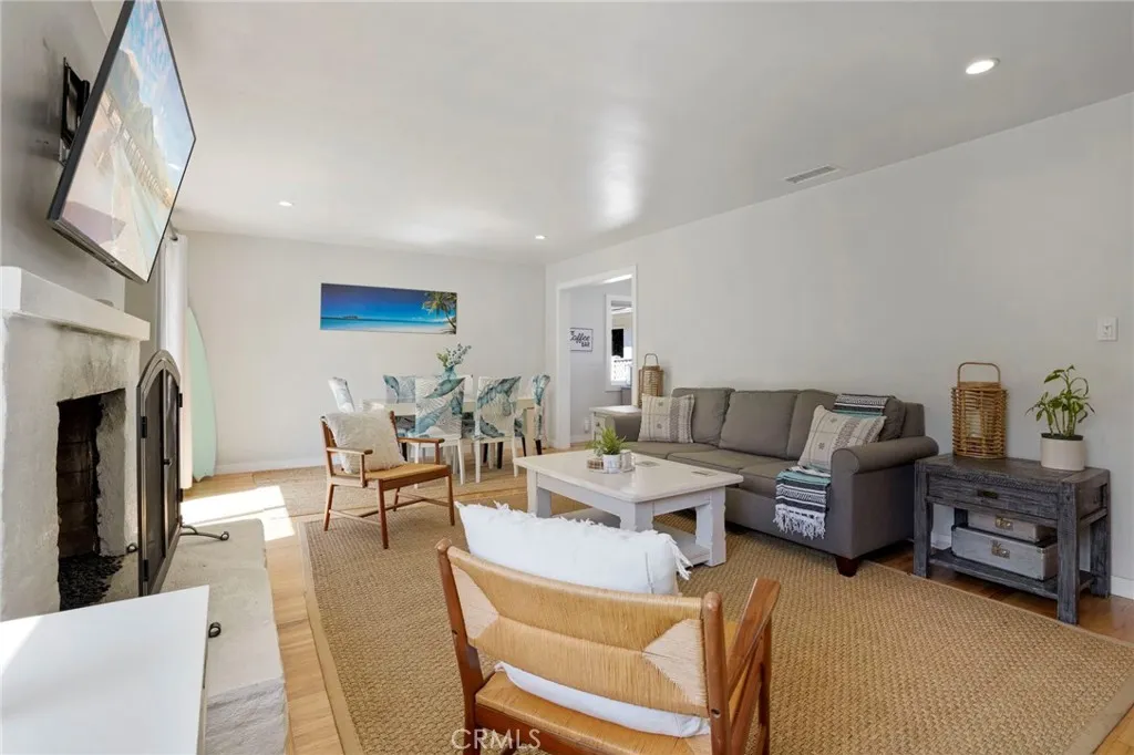 https://cdn.realtyfeed.com/cdn/127/306023763/11e54855ad890dc5190b6b119bf0c4a2.webp