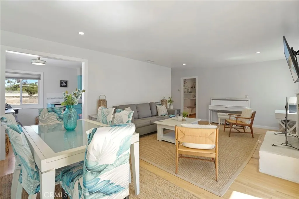 https://cdn.realtyfeed.com/cdn/127/306023763/98a050ae9205a490b27b758c1ab9f306.webp