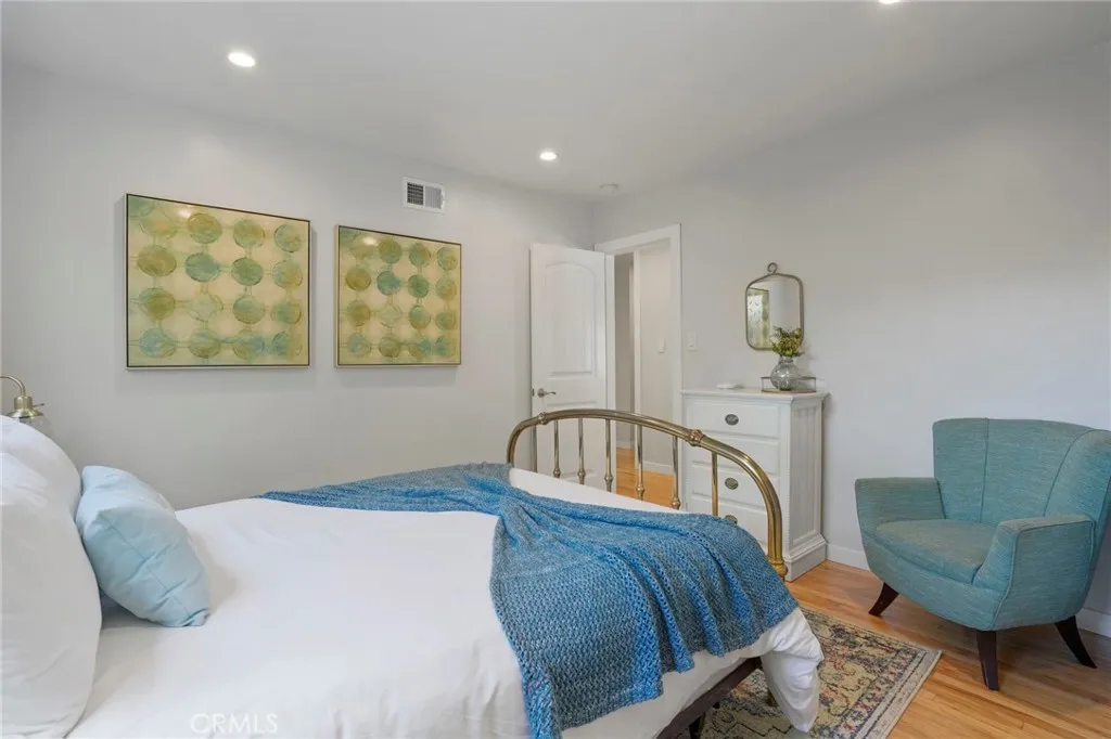 https://cdn.realtyfeed.com/cdn/127/306023763/bc42a005cde77d819f60a78855f45992.webp