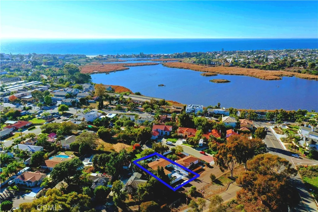 https://cdn.realtyfeed.com/cdn/127/306023763/f82496b8b8a5f0493de67ad9acdd4c04.webp