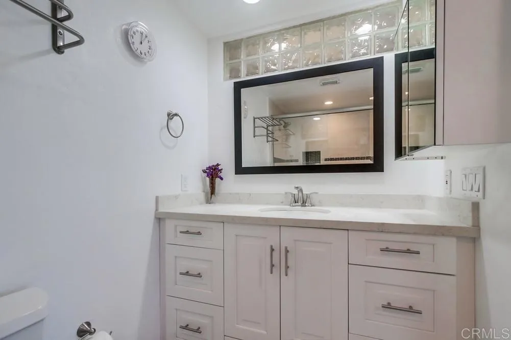 https://cdn.realtyfeed.com/cdn/127/306024182/230645e2044ac4e17727118cbd7522ba.webp